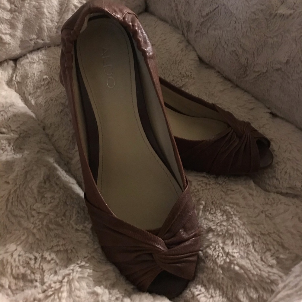 Aldo leather wedge heels